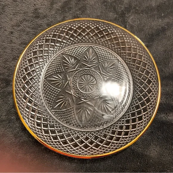 6 Gold-Rimmed crystal Plates - Picture 3 of 5
